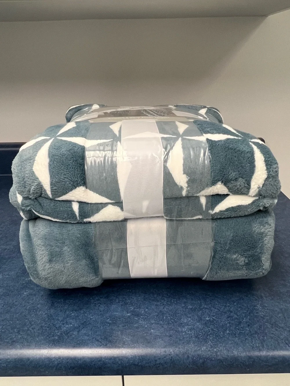 Retreat Plush Throw Blankets (2-Pack)